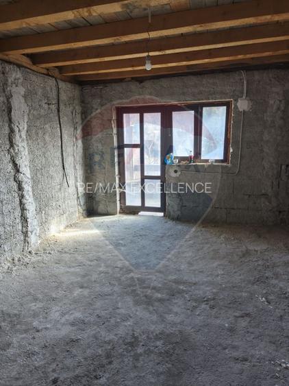 Casă / Vilă cu 5 camere de vânzare în zona Poiana Tapului - 7