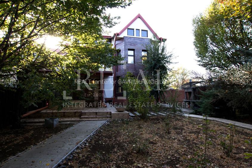 Inchiriere casa, vila 7 camere | Individuala, Renovata, Curte | Campul Pipera - 47