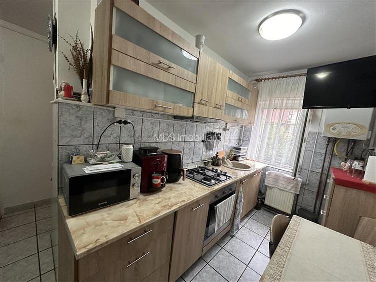Decomandat, 36 mp utili, etaj intermediar cu centrala propie - 3