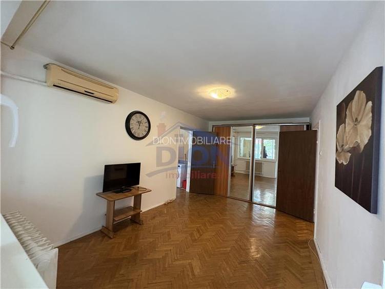 Obregia - Fantana Florilor,  bloc retras de la bulevard - 8