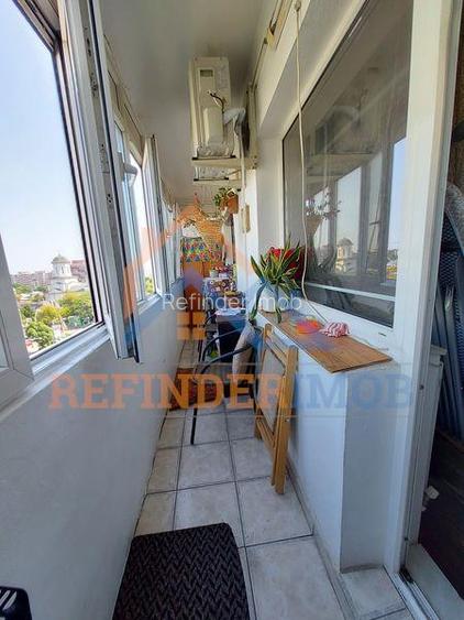 Apartament de vanzare cu 3 camere, 2 gr sanitare - zona 13 Septembrie - 9