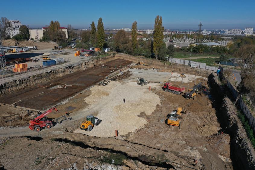 6956d7af-24cd-40da-925a-5028032cf4eb - 1