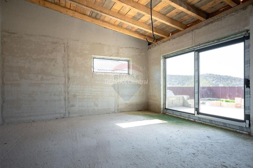 Casă cu 4 camere de vânzare, 130mp utili, teren 600mp in Harman - 8