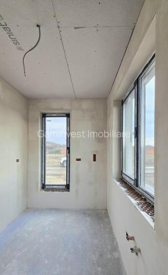 Imobil cu destinatie multipla - comercial si de locuit in Santandrei, Bihor - 14