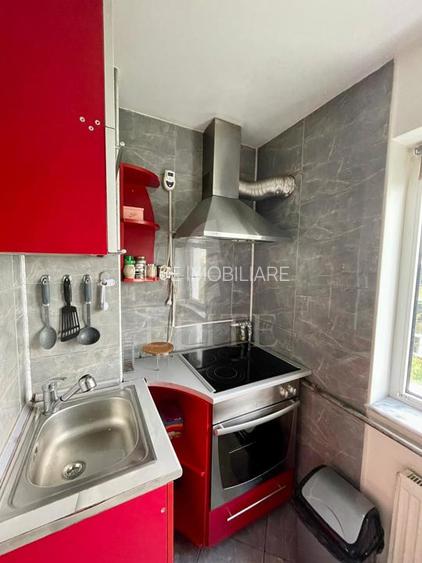 Apartament 4 camere în zona STRAZII MEHEDINTI - 10