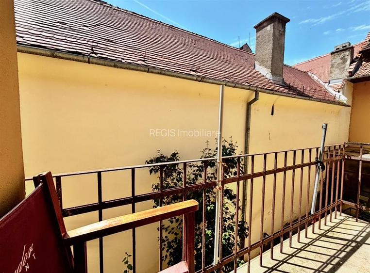 Apartament 6 Camere / Curte Privata | Centrul Istoric/ COMISION 0 - 19