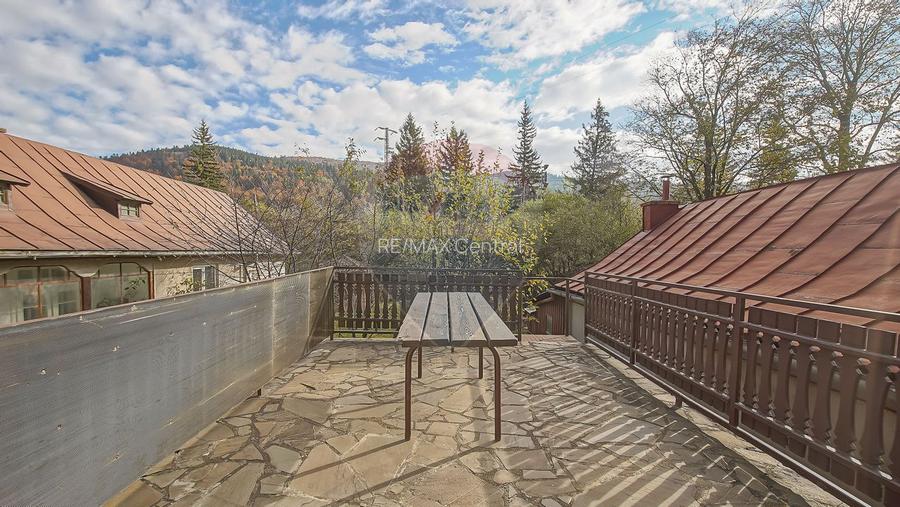 Vilă cu farmec istoric în Bușteni, pensiune sau locuință de vacanță! - 28