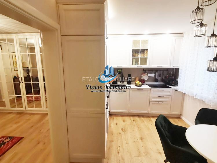Apartament 3 camere semidecomandat, etaj 9, zona Spital - 10