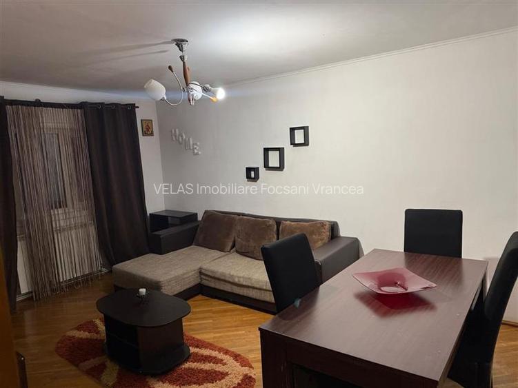 Inchiriez apartament 3 camere, et 3, mobilat, zona Doi Stejari - 11