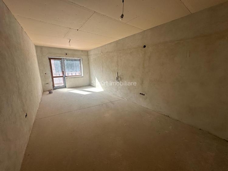 Hotel semifinisat 2300mp utili la Paltinis - 3