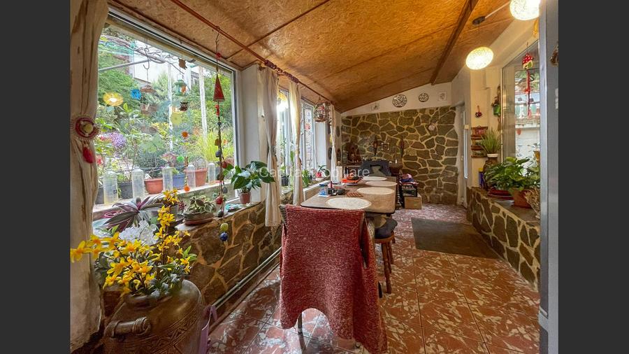 Casa 5 camere,2 garaje. - 2