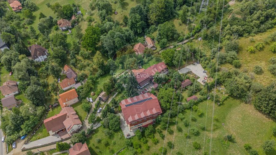 Vilă turistică de vânzare la 5 minute de CASTELUL BRAN | COMISION 0% - 44