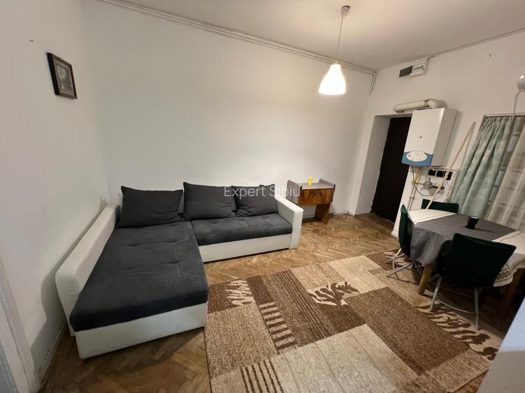 De închiriat apartament 3 camere la casă – Ultracentral, Str. Turnului - 3