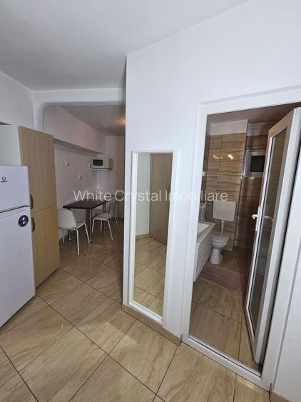 Închiriez apartament 2 camere, Unirii,centrală bloc, metrou 1 min, pet - 8