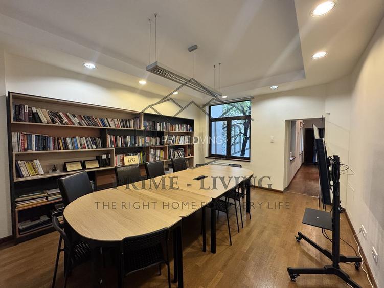 VILA DEOSEBITĂ LA VÂNZARE ÎN ZONA CENTRALĂ APROAPE DE CALEA PLEVNEI - 4