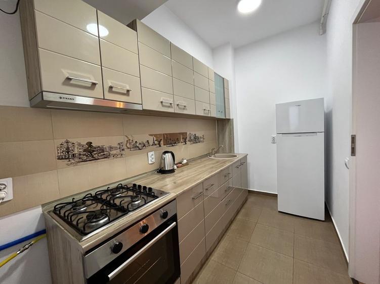 Apartament 2 camere, centrală proprie Metrou Piața Munci