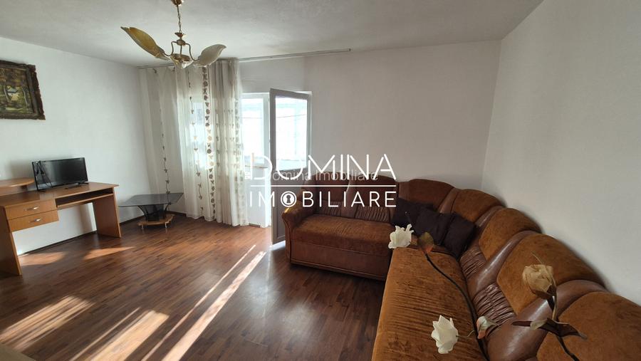 Vânzare apartament 3 camere, et. 2, situat în Rovinari, str. Plopilor - 2