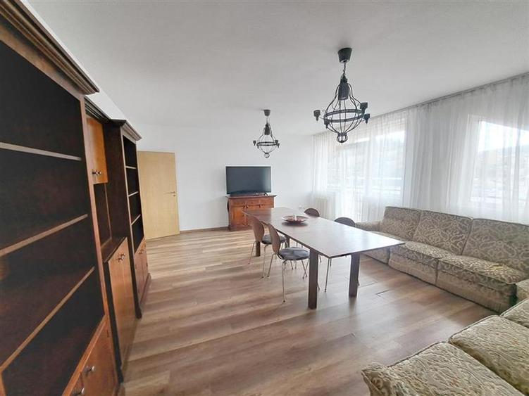 Cluj, Floresti apartament 4 camere, negociabil