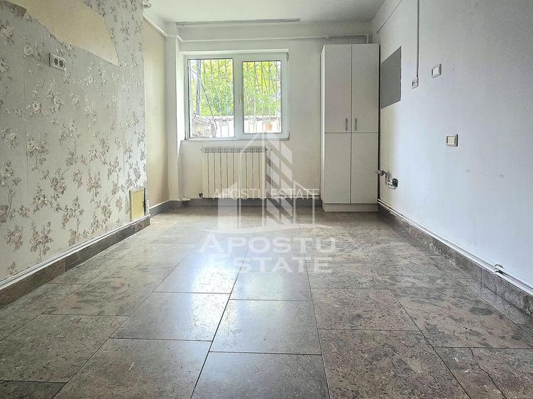 Spatiu Comercial 54 mp  malul Muresului - 2