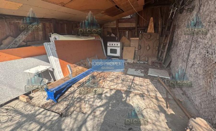 Casă de vânzare cu 3 camere - 14