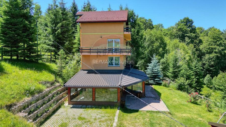 Casa/vila vânzare în Moieciu de jos, Sat. Drumul Carului 263 mp - 3