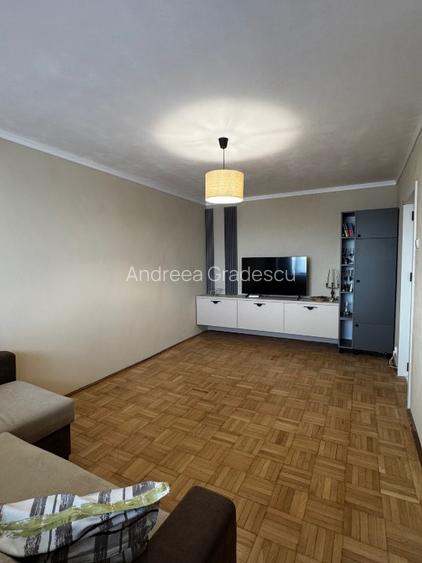 Apartament 2 camere, decomandat, renovat recent, parcare inclusă– 5 min metrou  - 13