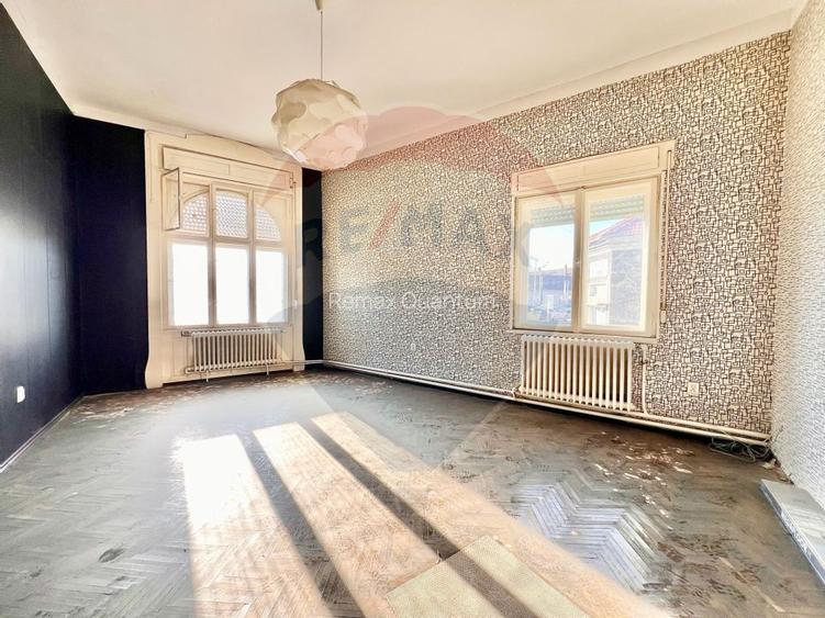 De vânzare casă cu 4 camere, Ultracentral, str Mihai Eminescu - 2