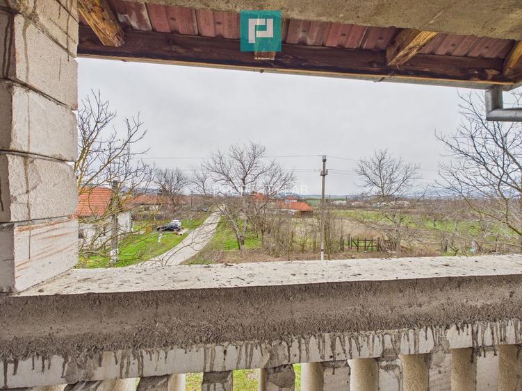 Casă la roșu în localitatea Almaș, Arad. - 15