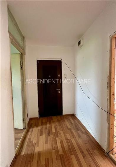 Apartament cu trei camere de renovat in Feldioara, Brasov - 28