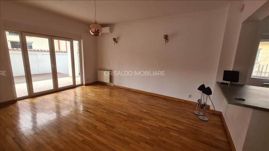 Vila deosebita Iancu Nicolae - British School - 3