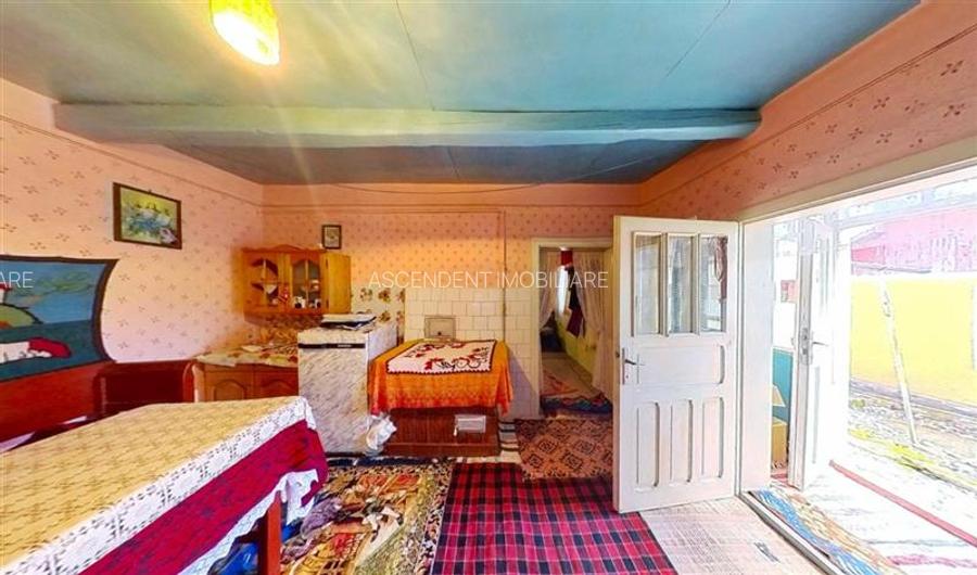 Tur 3D! Casa traditionala+ domeniu de 4.300 mp,livada,anexe:refugiu apreciabil C - 17