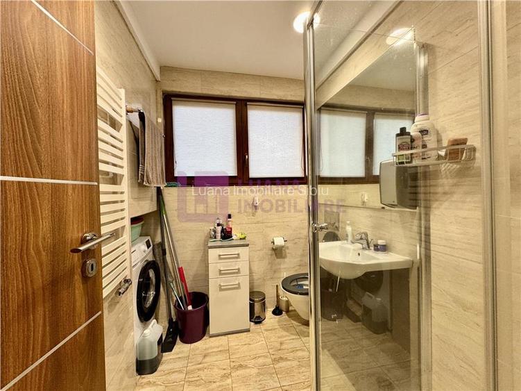 Casa de vanzare Piata Cluj | teren 336 mp | doua apartamente si anexe - 18