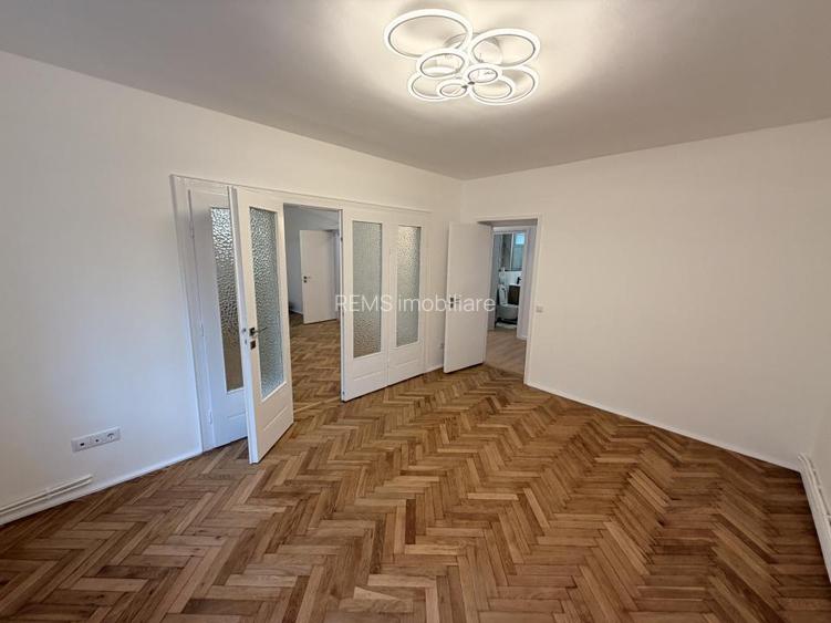 Apartament la parter ideal birou in Plopilor - 2