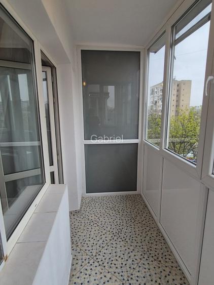Închiriez apartament 3 camere  - 4