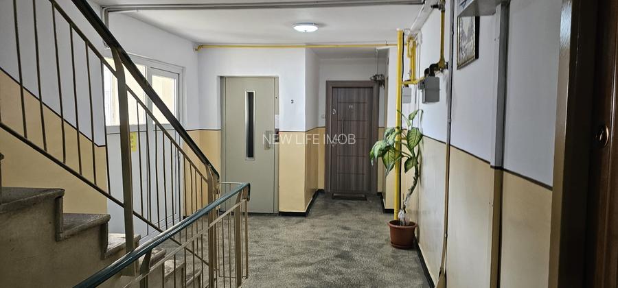 Anda , 3 camere , centrala gaze , etaj intermediar - 8