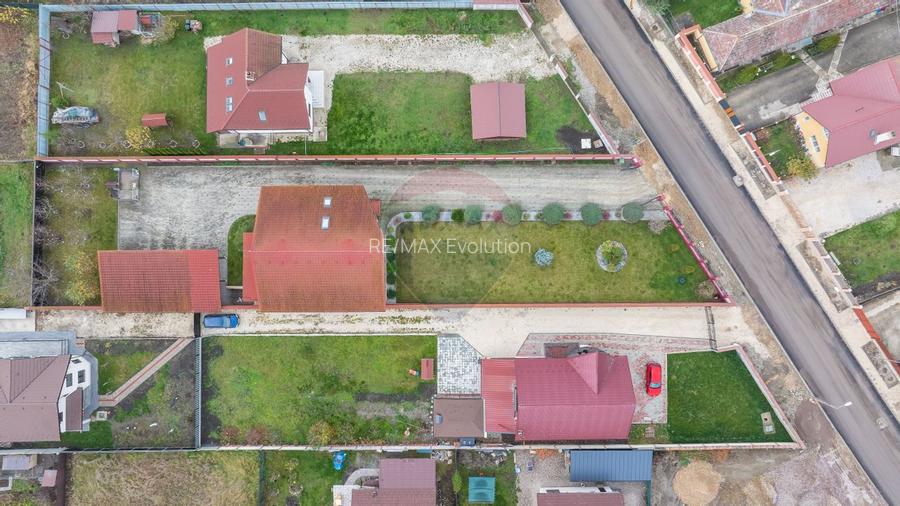 Casă spațioasă și elegantă, teren 1547 mp în Stupini – Comision 0 - 31