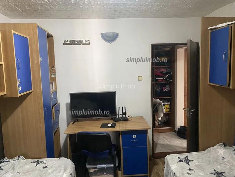 Decomandat parcare etaj intermediar 3 camere Bulevardul Chisinau - 3