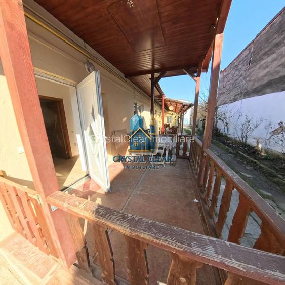 Două case în curte comună, 6 camere + 385 teren - zona semicentrală - 20