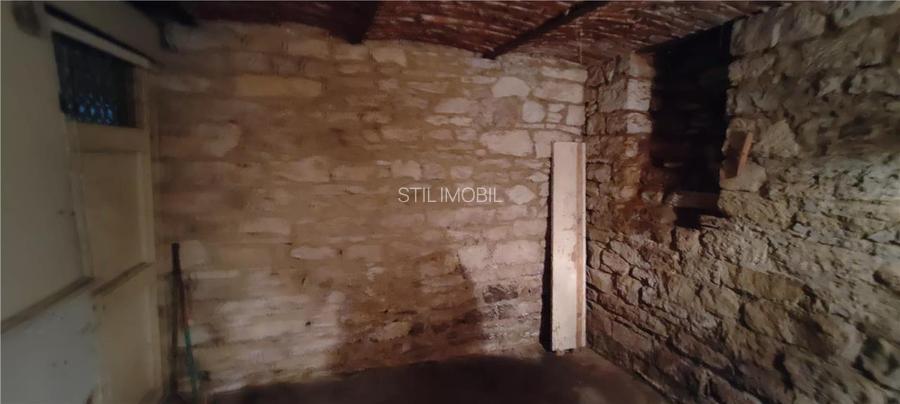 APARTAMENT ULTRACENTRAL , PIATA UNIRII, CUZA VODA 70 MP PLUS CURTE - 40