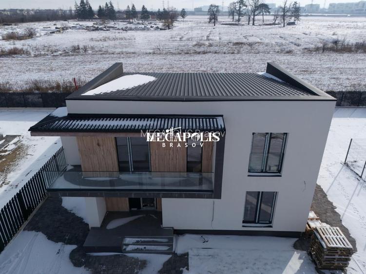 Casa Stil Mediteranean/ Intrare in Sanpetru - 5