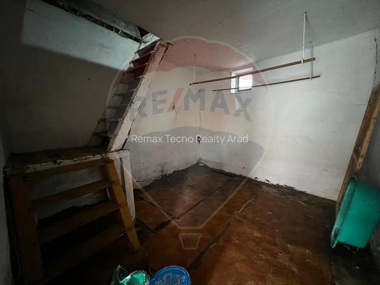 Casă 4 camere in Seitin 2144 teren - 12