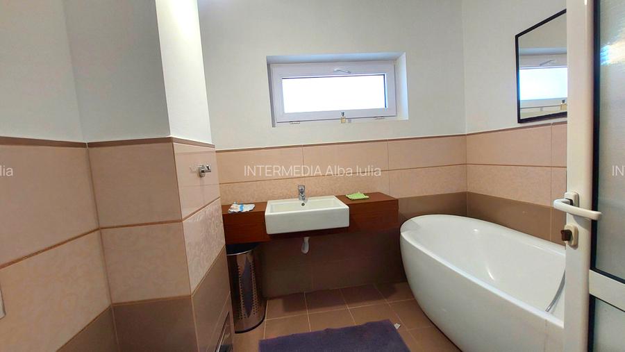 Apartament cu 4 camere 2 bai, 2 balcoane, boxa si garaj CETATE mobilat si utilat - 8