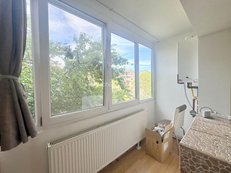 Apartament cu 3 camere de vanzare - Zona Soarelui - 4