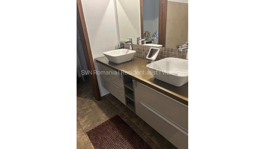 REV2004778 Vila 6 camere zona Baicului - Obor 280 mp - 9