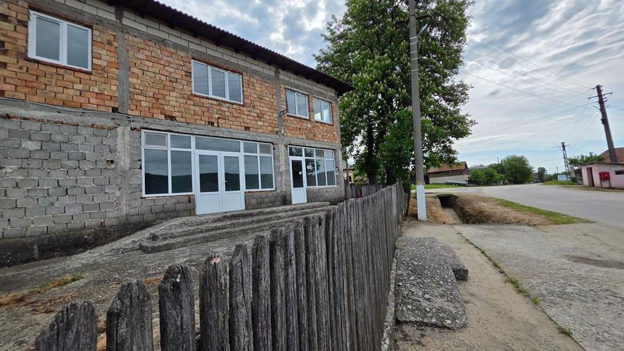 CASA/SPATIU COMERCIAL - GENUNENI
