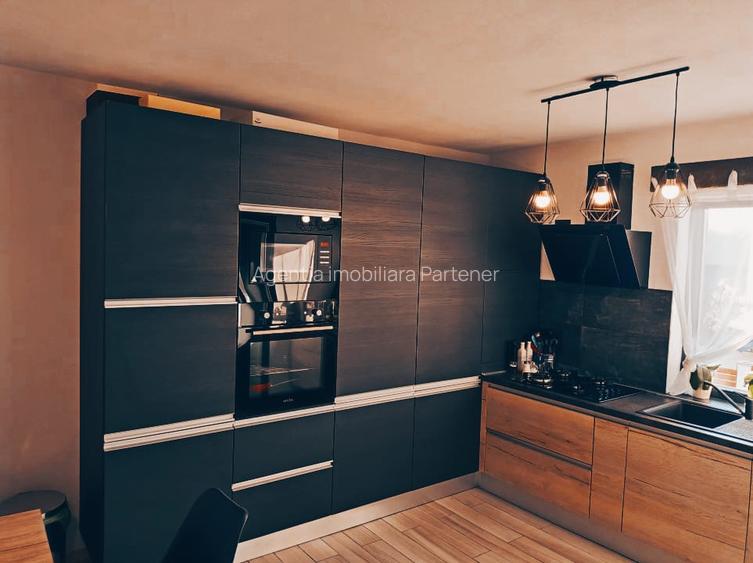 casa / vila Platou Prundu - Craiovei , mobilata / utilata , finisaje moderne ! - 24