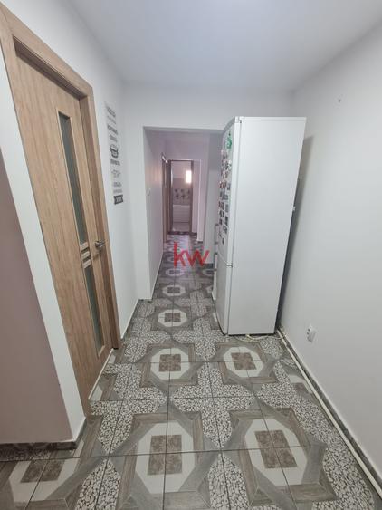 Apartament cu 3 camere decomandate si 2 bai, in Tomesti!