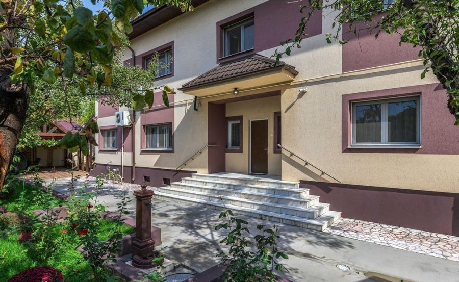 Vila eleganta langa Parcul Circului, 9 camere si 300 mp curte