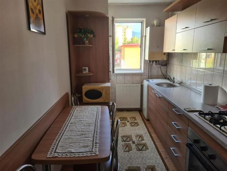 Inchiriem Apartament 3 Camere, Mobilat, Decomandat, Astra
