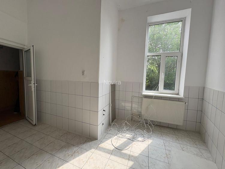 Vila cu potențial multiplu–ideală pentru activități comerciale - 19
